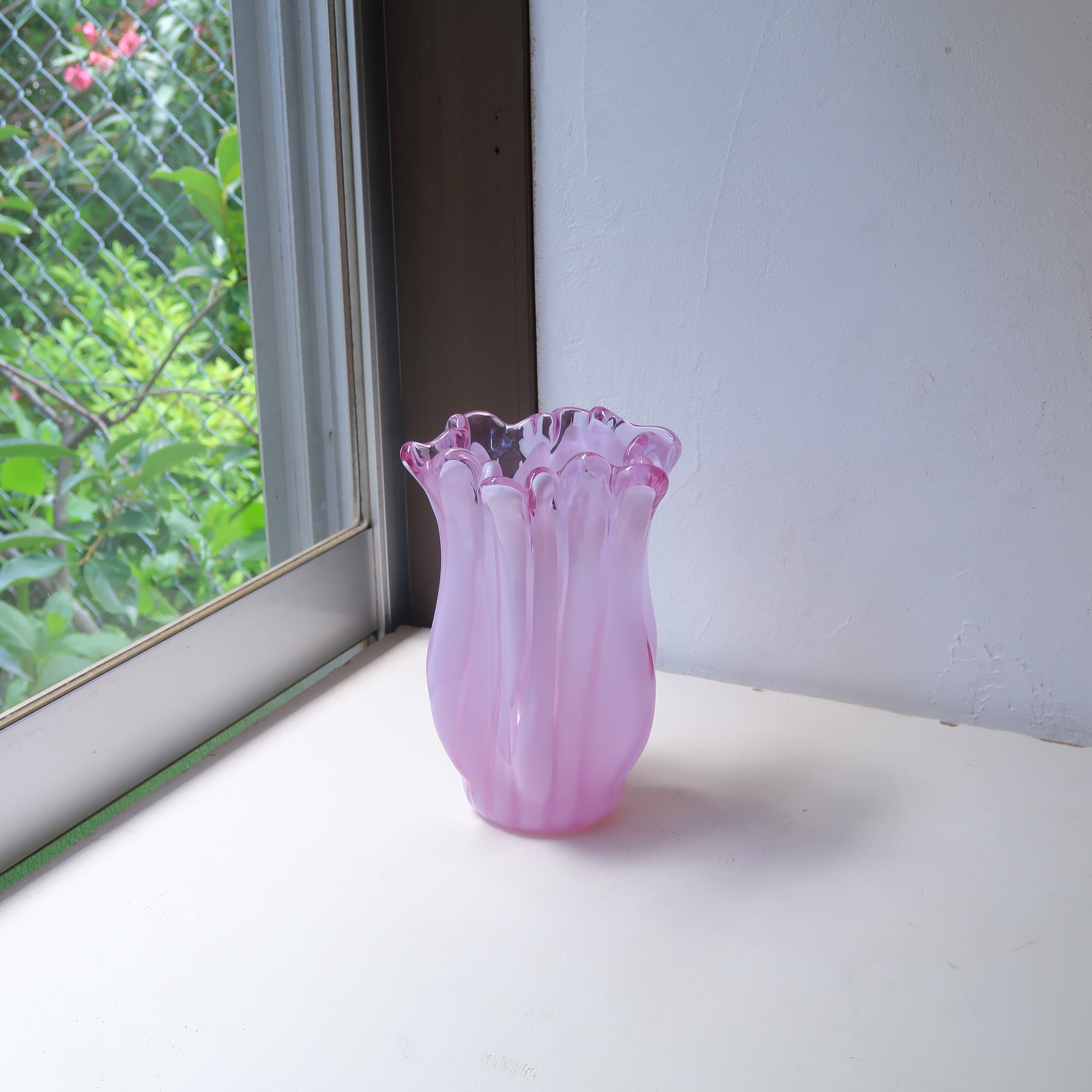 パープルストライプのひらひら花瓶 | SUISUI