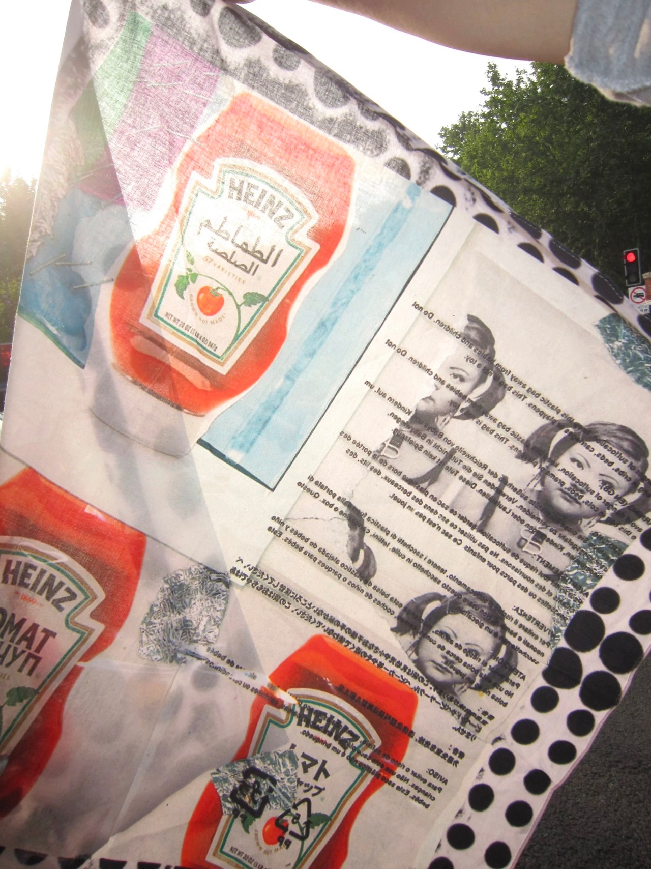 "scarf"「Who Stole My Tomato Sauce」