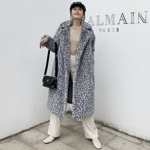 【送料無料】 超エレガント☆スーツラペル ヒョウ柄ファーテイスト フリースコート オーバーサイズ ざっくり ソフト オシャレ 上品 大人フェミニン スタイリッシュ 暖っか アウター グレー アプリコット ブラウン 全3色 秋冬 デイリー 通勤 通学 デート 旅行 レジャー お出かけ 普段使い OT-108KW