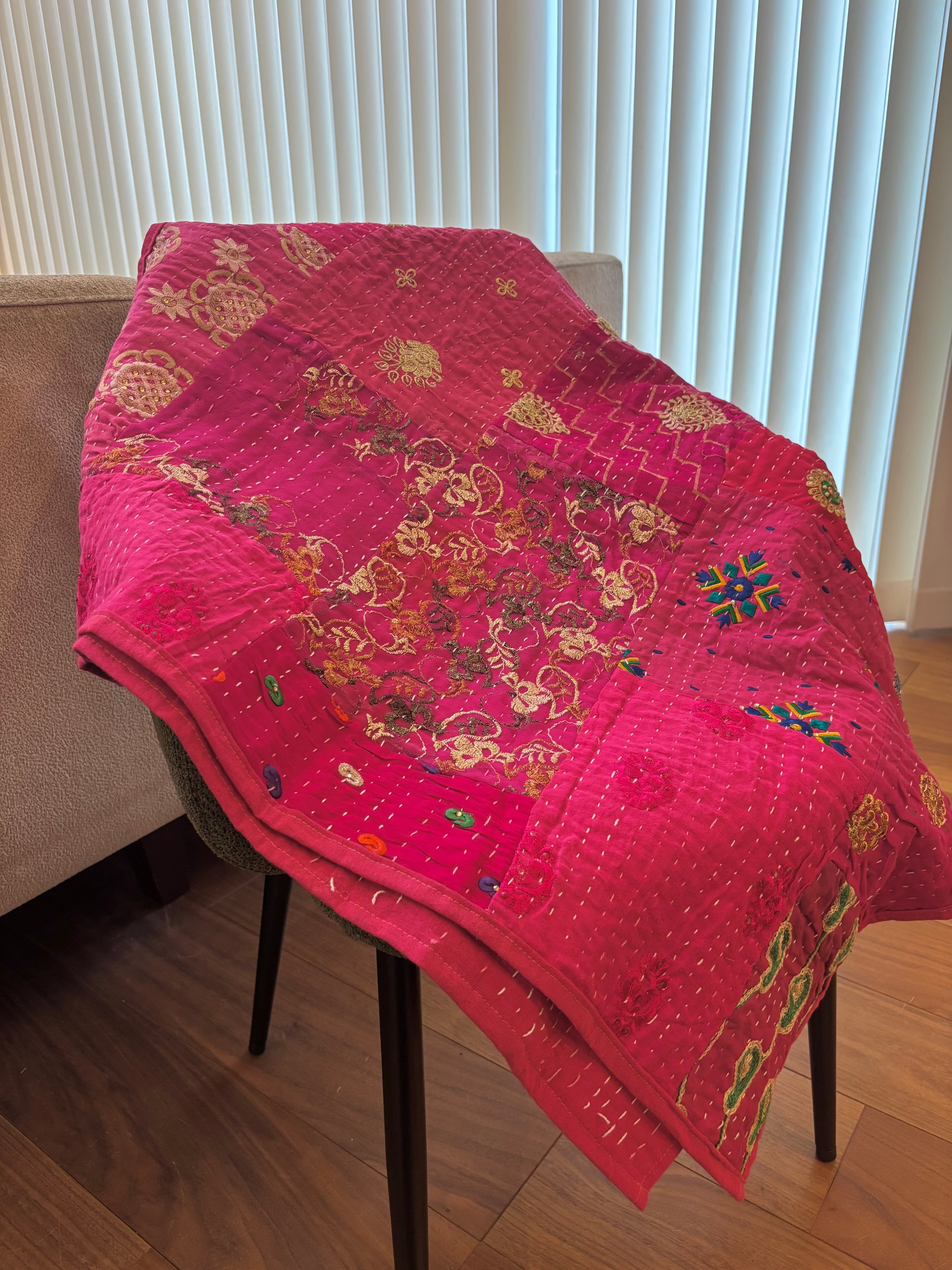L】アイボリー カンバディアキルト(ダブルサイズ) インド刺繍パッチ