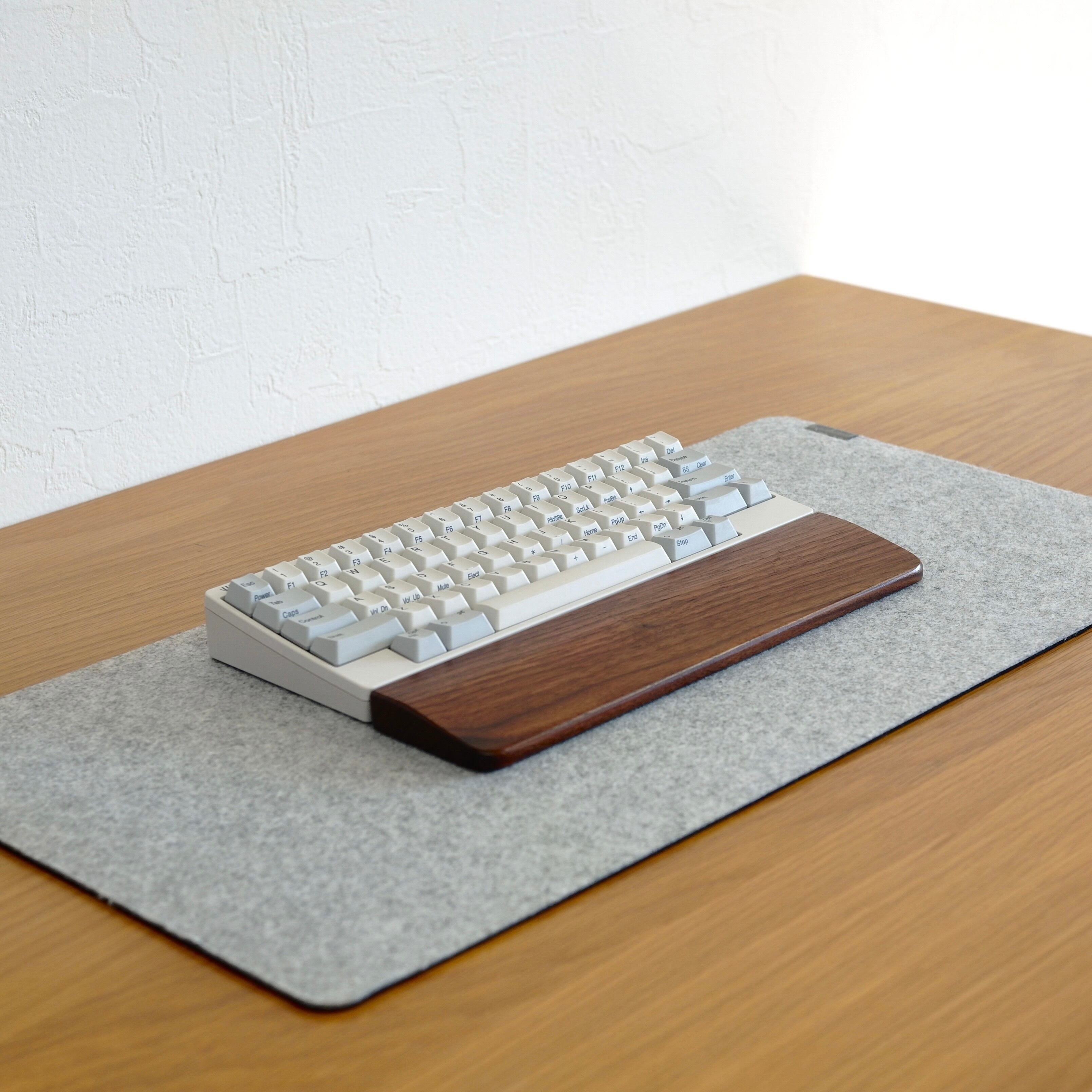 ｳｫﾙﾅｯﾄ無垢材】分割タイプリストレスト オスモオイル仕上げ | BE CRAFT