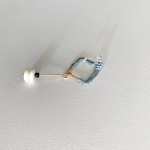 mobile耳飾り　シカクブルー（ノンホールタイプ）