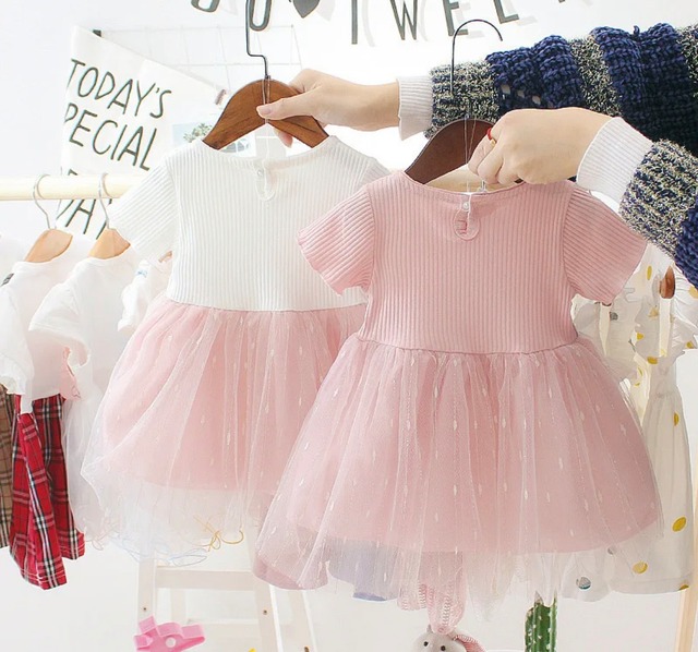 ふんわりスカートのワンピース