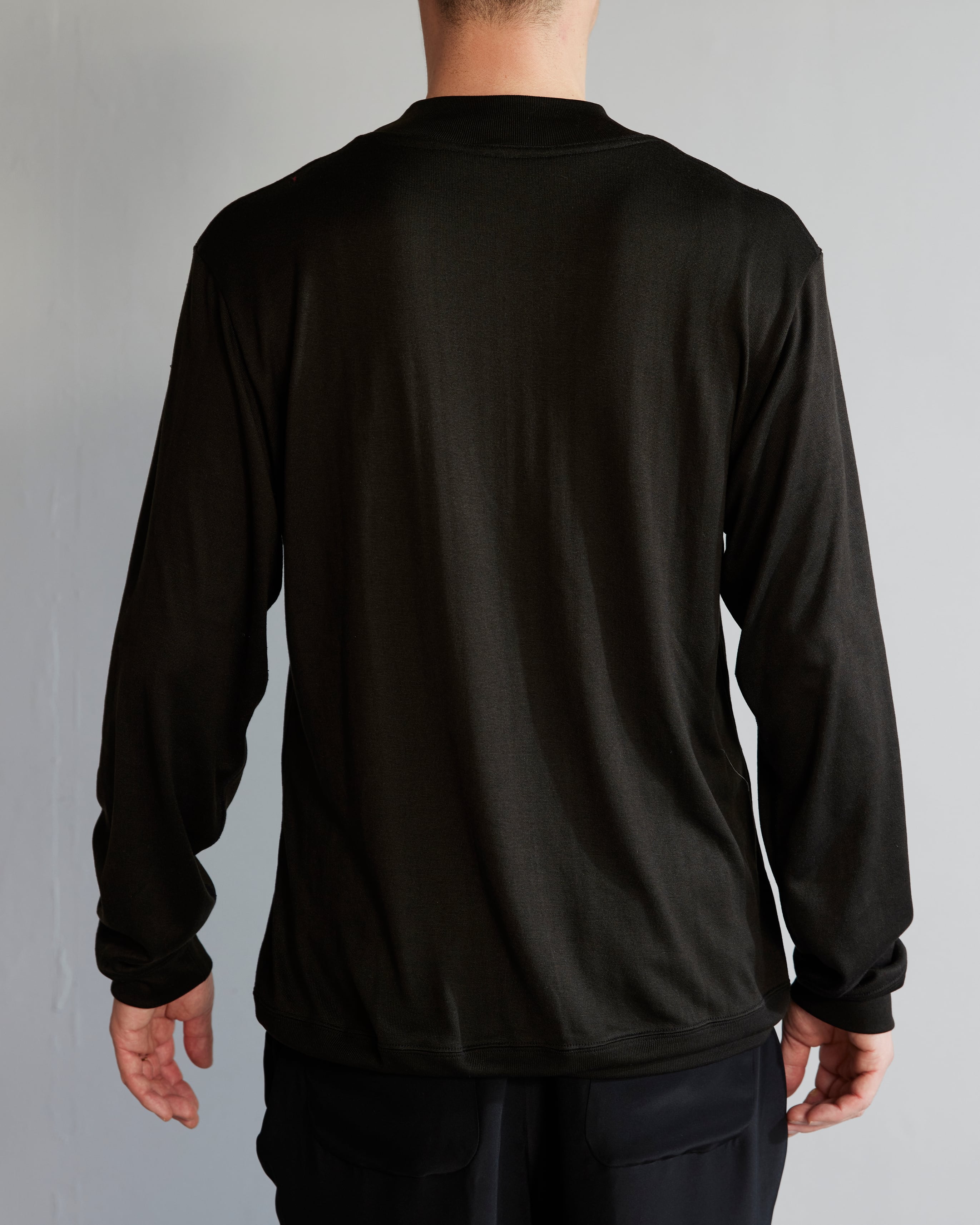 Nu Life in Silk モックネックニットT Black | Basara
