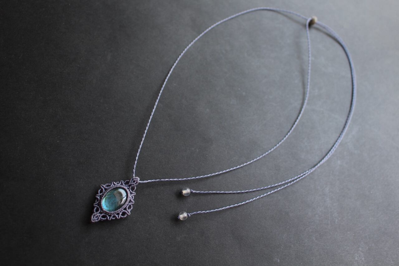 Labradorite micro macrame design pendant
