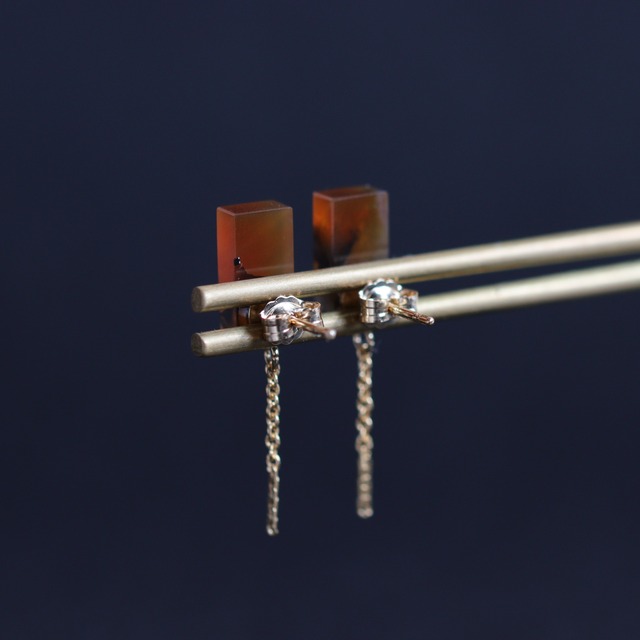 一点もの｜水墨模様のスクエアアゲートバーピアス-オレンジブラウン-｜14kgf