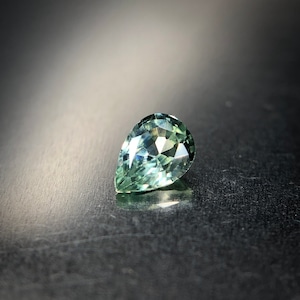 唯一無二の青色 0.19ct 希少石 天然 モンタナサファイア