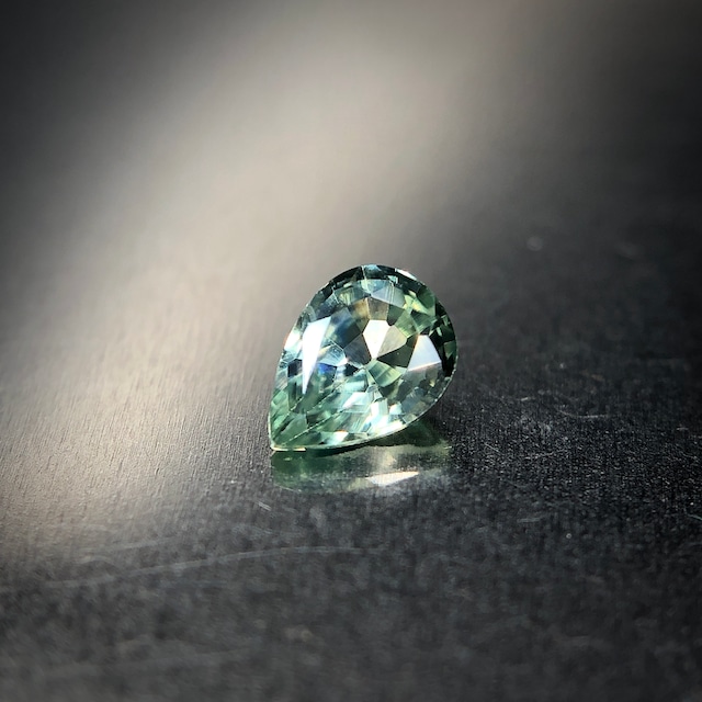 唯一無二の青色 0.19ct 希少石 天然 モンタナサファイア