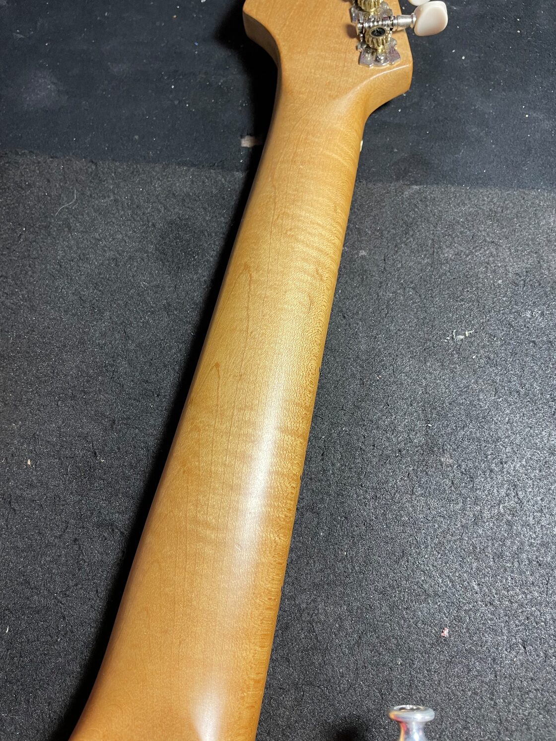 photogenicのミニギターをチョコレートバンブルビーver.リフィニッシュ  