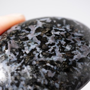 インディゴガブロ ミスティックマーリナイト / パーム 握り石