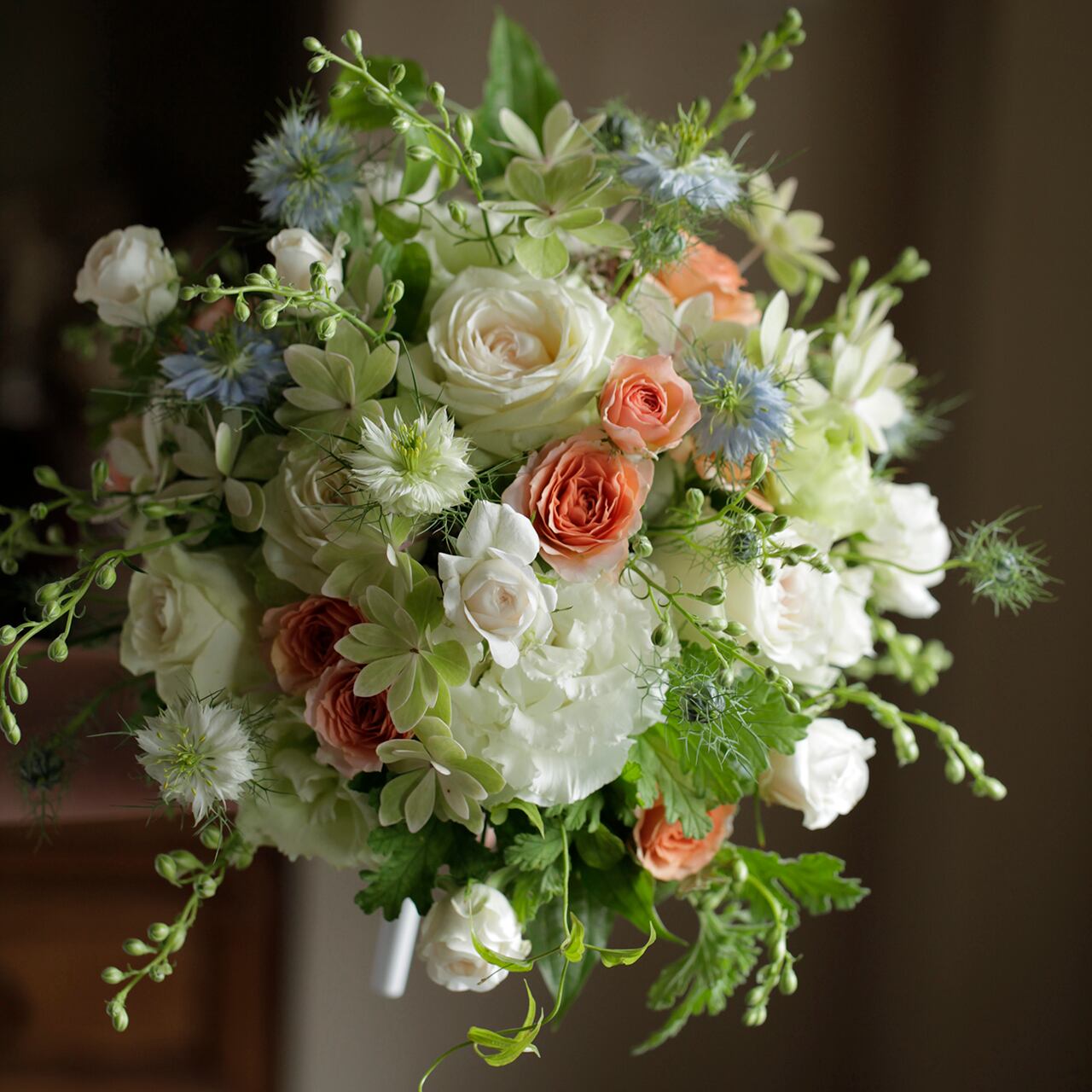 季節のラウンドブーケ | フラワーショップ Bremen Flower Japan