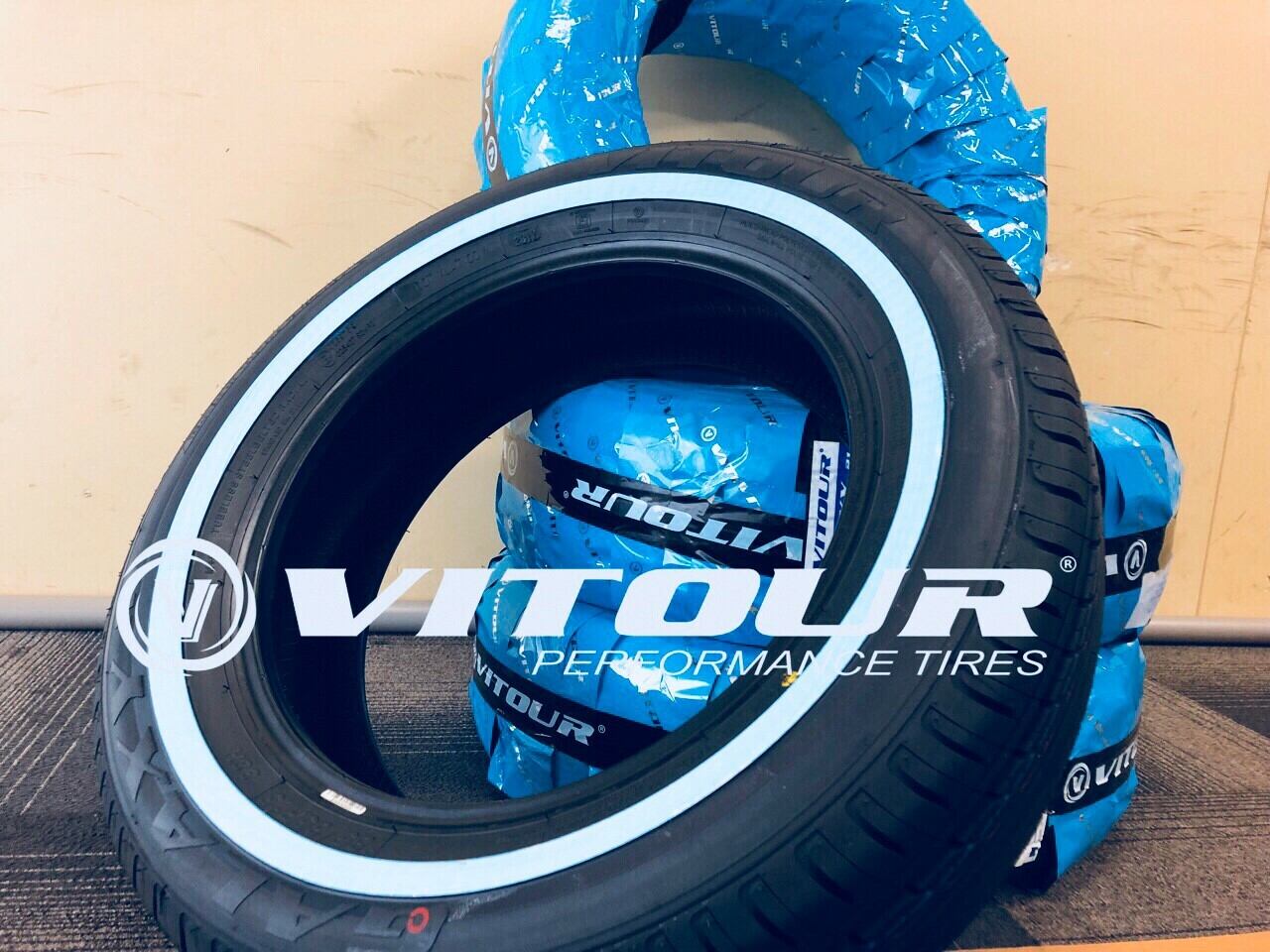 155R15 ホワイトリボンタイヤ VITOUR