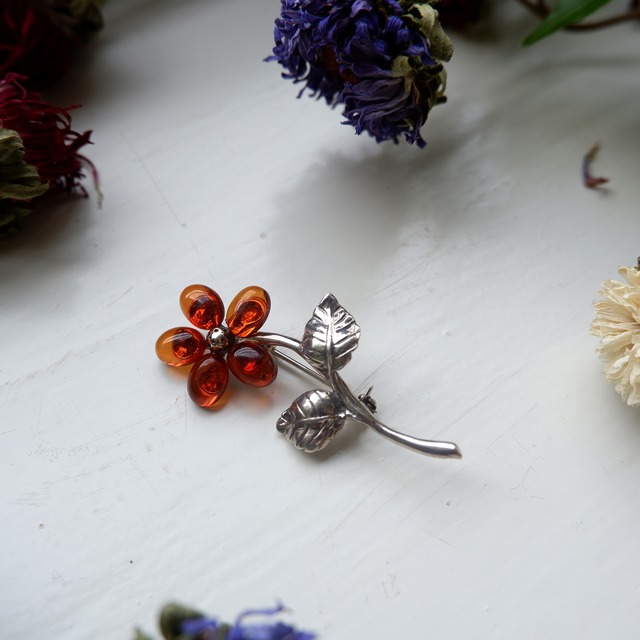 Amber flower 一輪花のブローチ (bell-31)