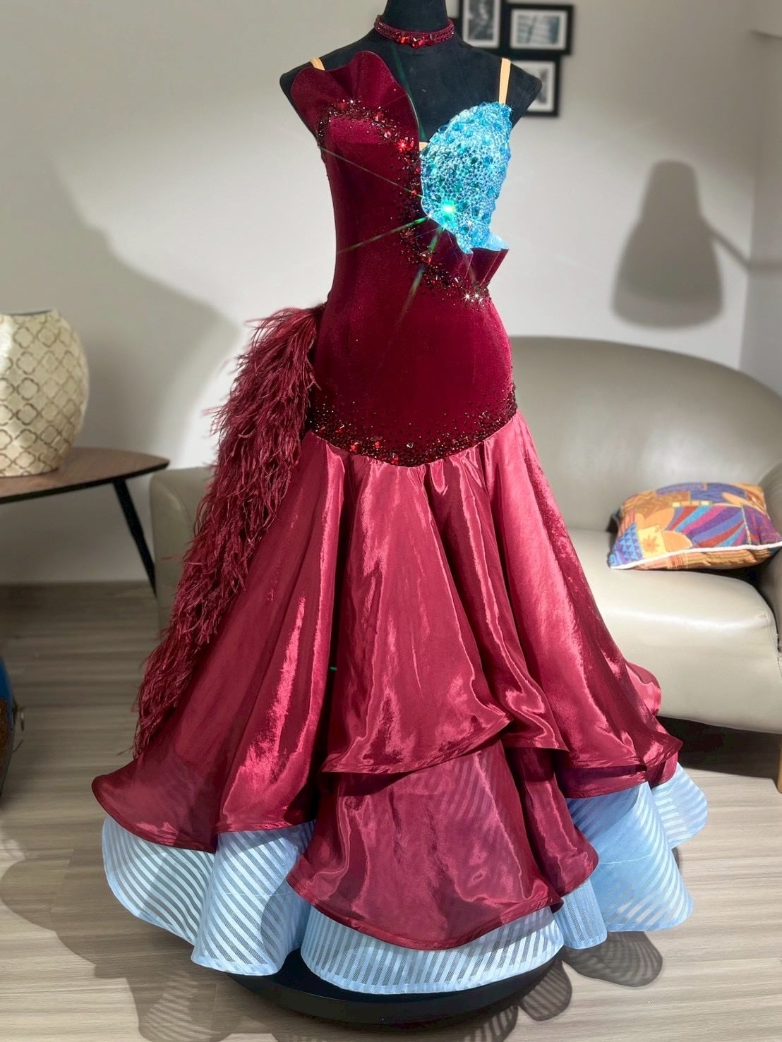 COMPETITION DRESSES | 社交ダンスウェアSTUNNINGDANCEWEAR