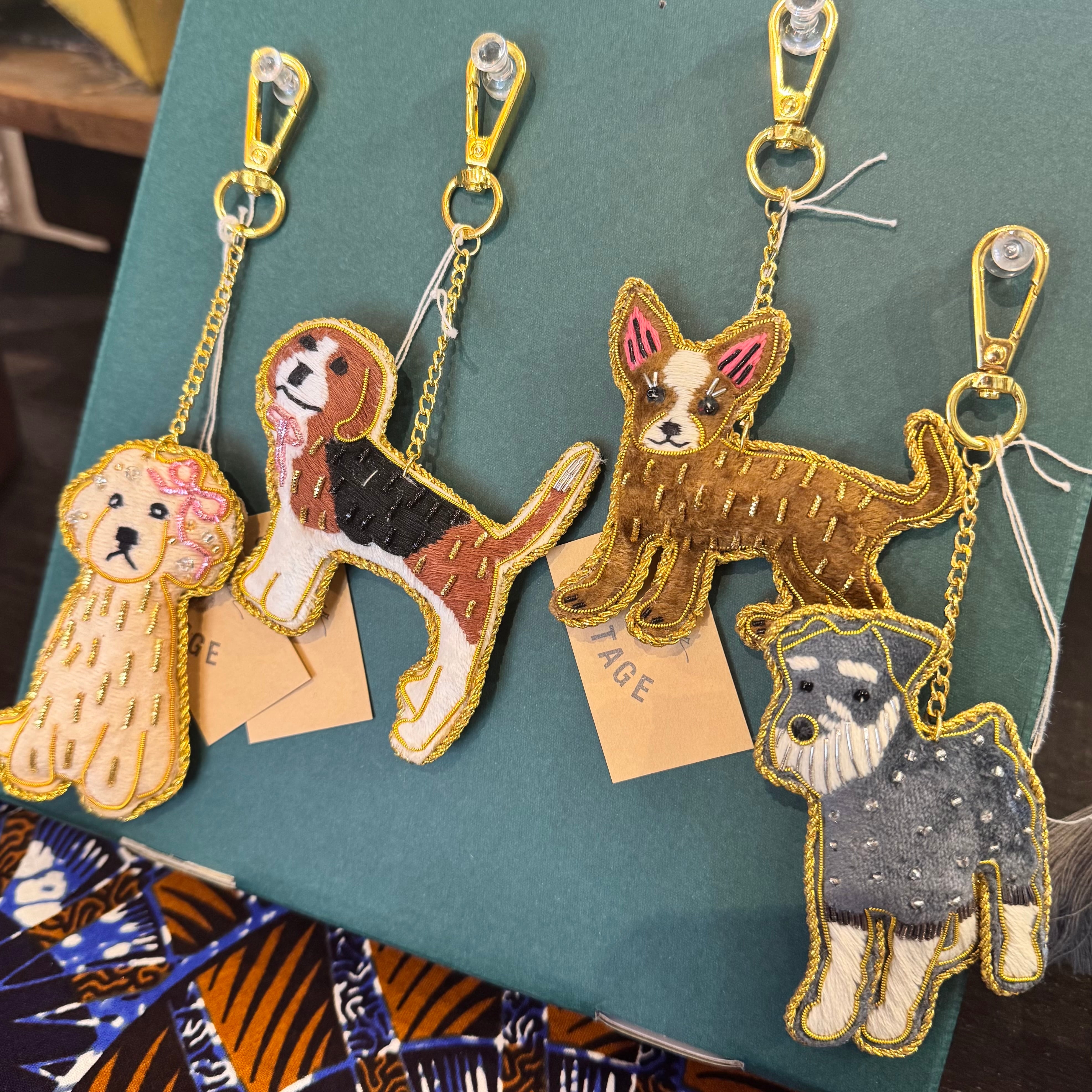 For dog lovers ザリ刺繍キーチャーム | イートムアート