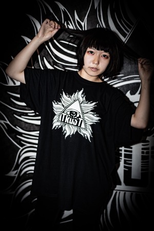 TRUST STANDARD LOGO T (BW)