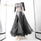 社交ダンス 衣装 スタンダード ドレス ワンピース パーティドレス YILINFEIER 黒 赤 ブラック系 レッド系 花柄 レース 派手 上品 大きく広がるスカート 伸縮性有り 洗練されたデザイン シック 誕生日 結婚式 おしゃれ フォーマル カジュアル 着用シーン 多様 おすすめ 女性用 ドレスイベント