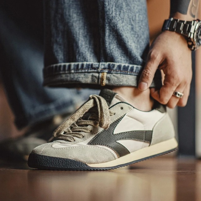 Classic Gray Runner Sneakers / クラシック グレー ランナー スニーカー