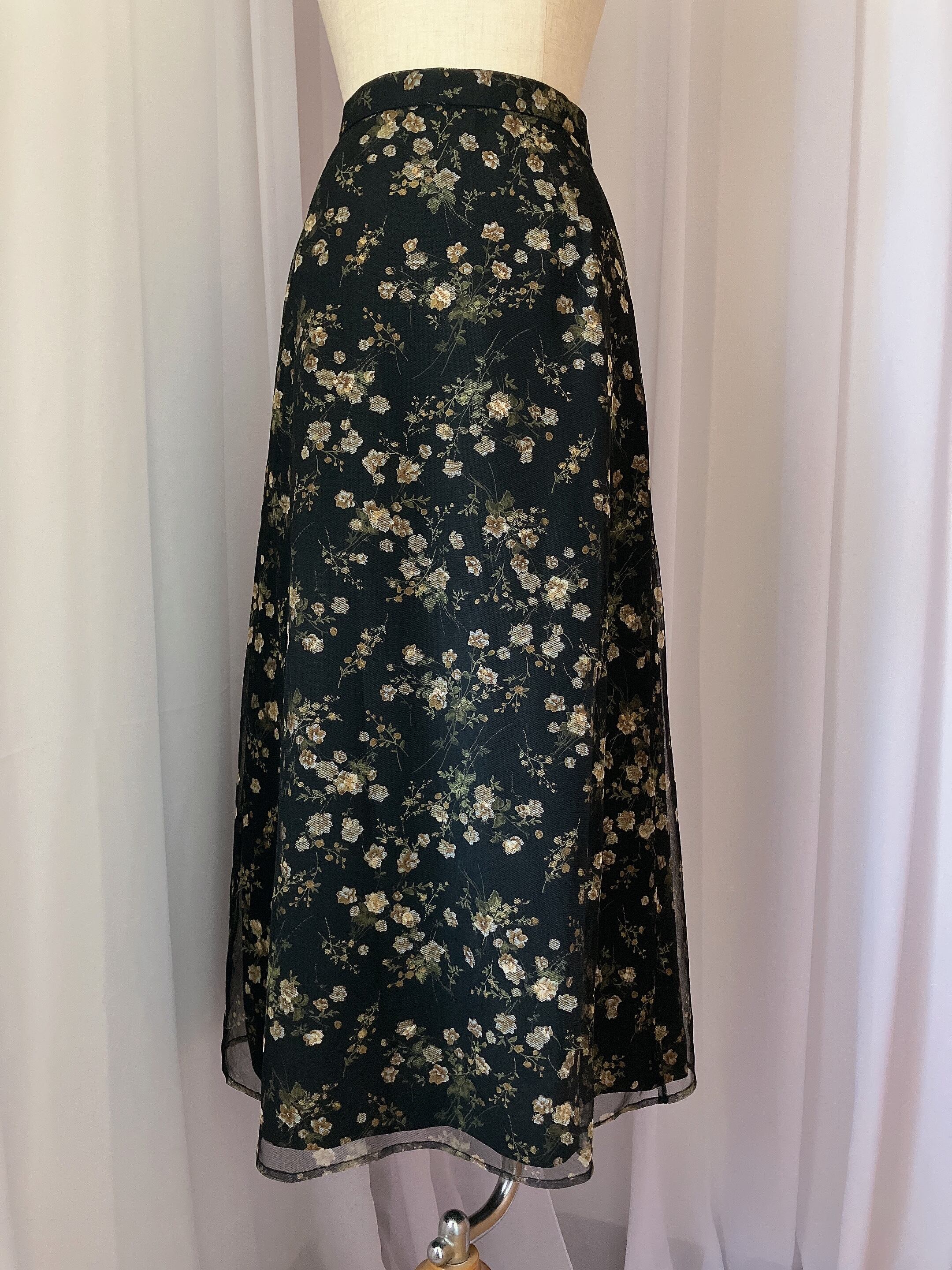 used レトロ 小花柄 ロングスカート 古着 ヴィンテージ vintage used レトロ 小花柄 ロングスカート 古着 ヴィンテージ vintage