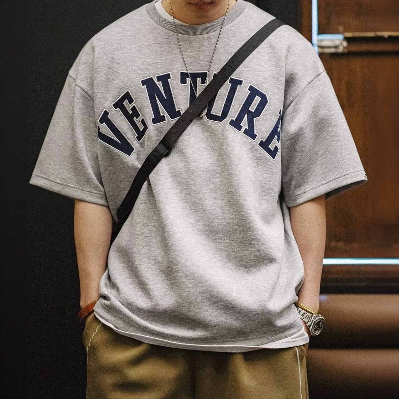 カレッジアーチロゴルーズフォルムTシャツ 1col   A00186