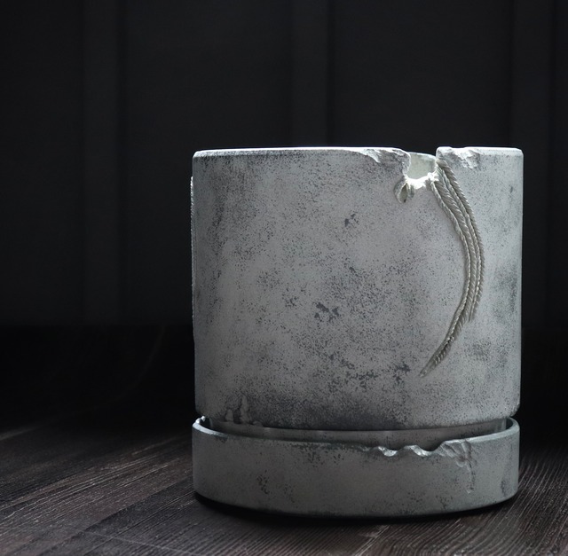 spiral_pot +saucer <black>  size=M  "gold flake"silver star