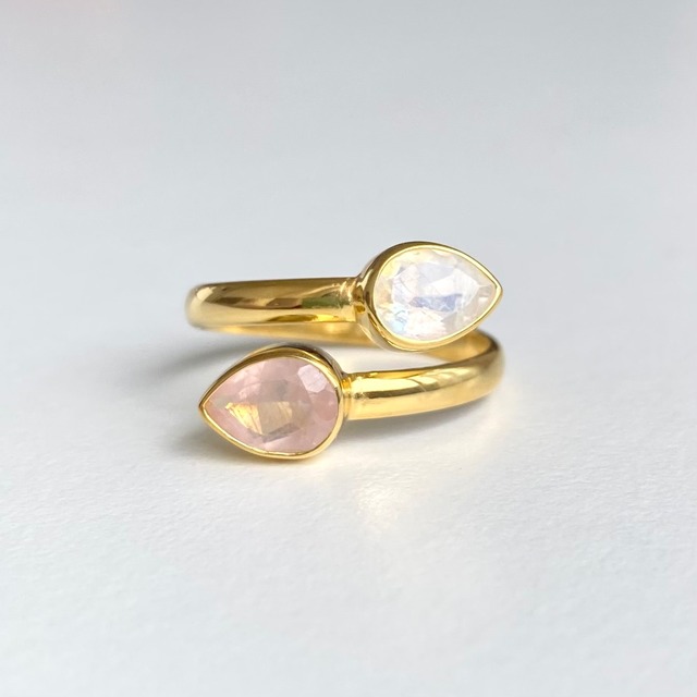 ローズクォーツとレインボームーンストーンのスパイラルリング 18KGP