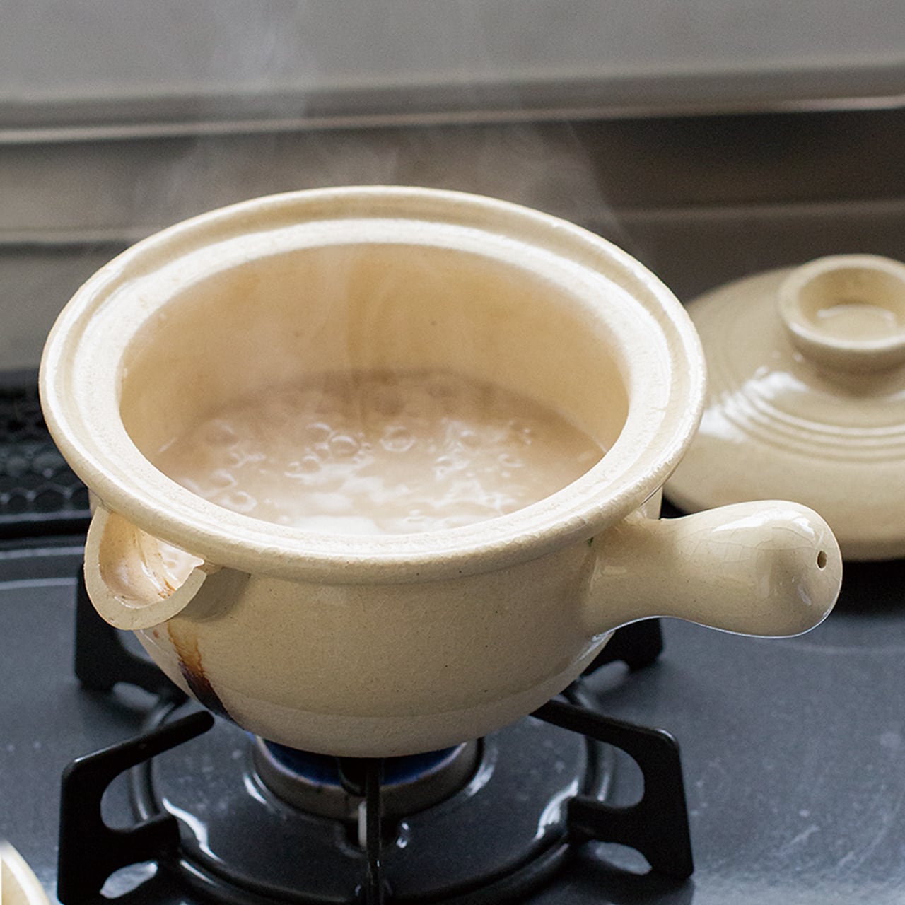 13710 【伊賀焼 行平鍋】小：クリーム | TOJIKITONYA 永新陶苑