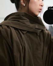 予約販売 | i’m here : - HAOLI TRENCH COAT ：Khaki｜フード型ストール／2WAYトレンチ／和洋折衷の羽織