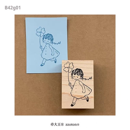 新作予約☆MO1014｜Molinta【举着四叶草 / Holding a Clover】木製スタンプ