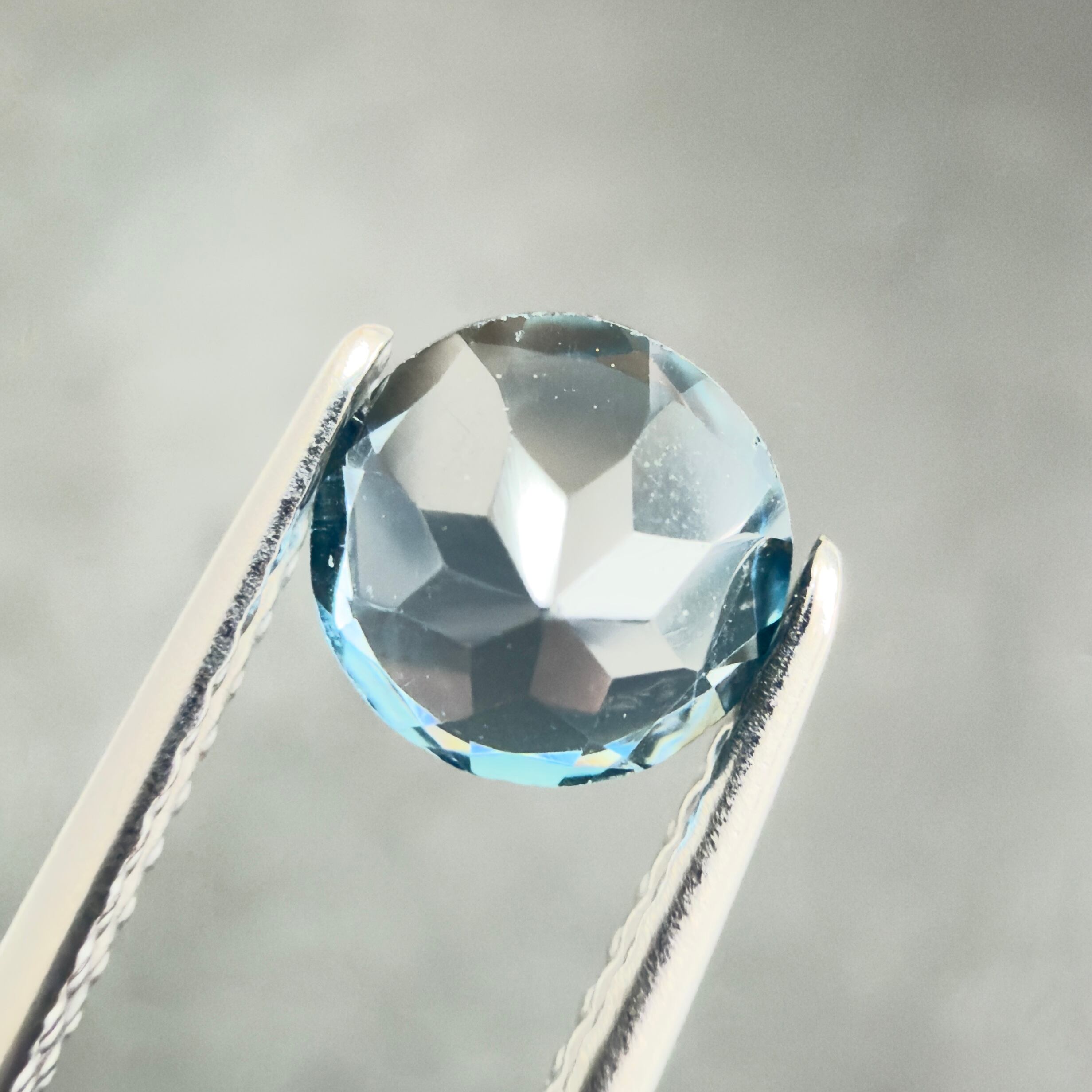 ロンドンブルートパーズ】 ルース ブラジル産 0.95ct | たからいし