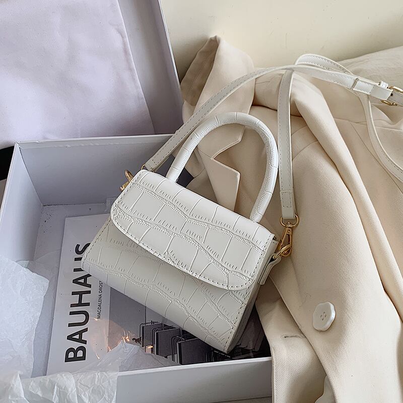 レッドサマーストーンパターン 夏物 クロスボディ スクウェア Tiancai_Wing_Bag8549715