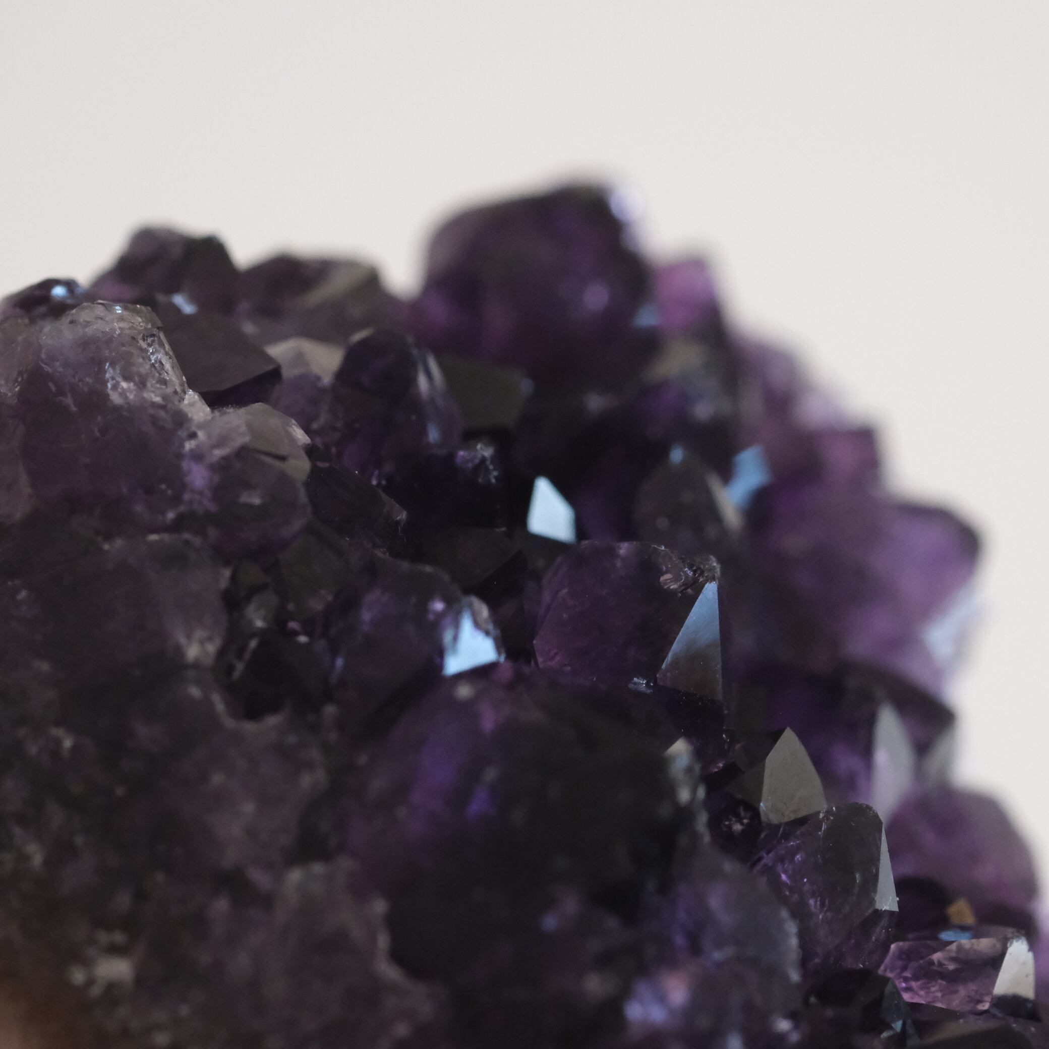 アメジストのジオード（ハーフポリッシュ）〇 紫水晶 | ふれる