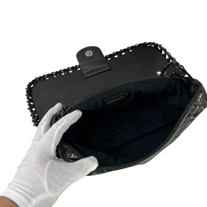 CHANEL シャネル マトラッセ ラグジュアリー  ショルダーバッグ ブラック A-8294