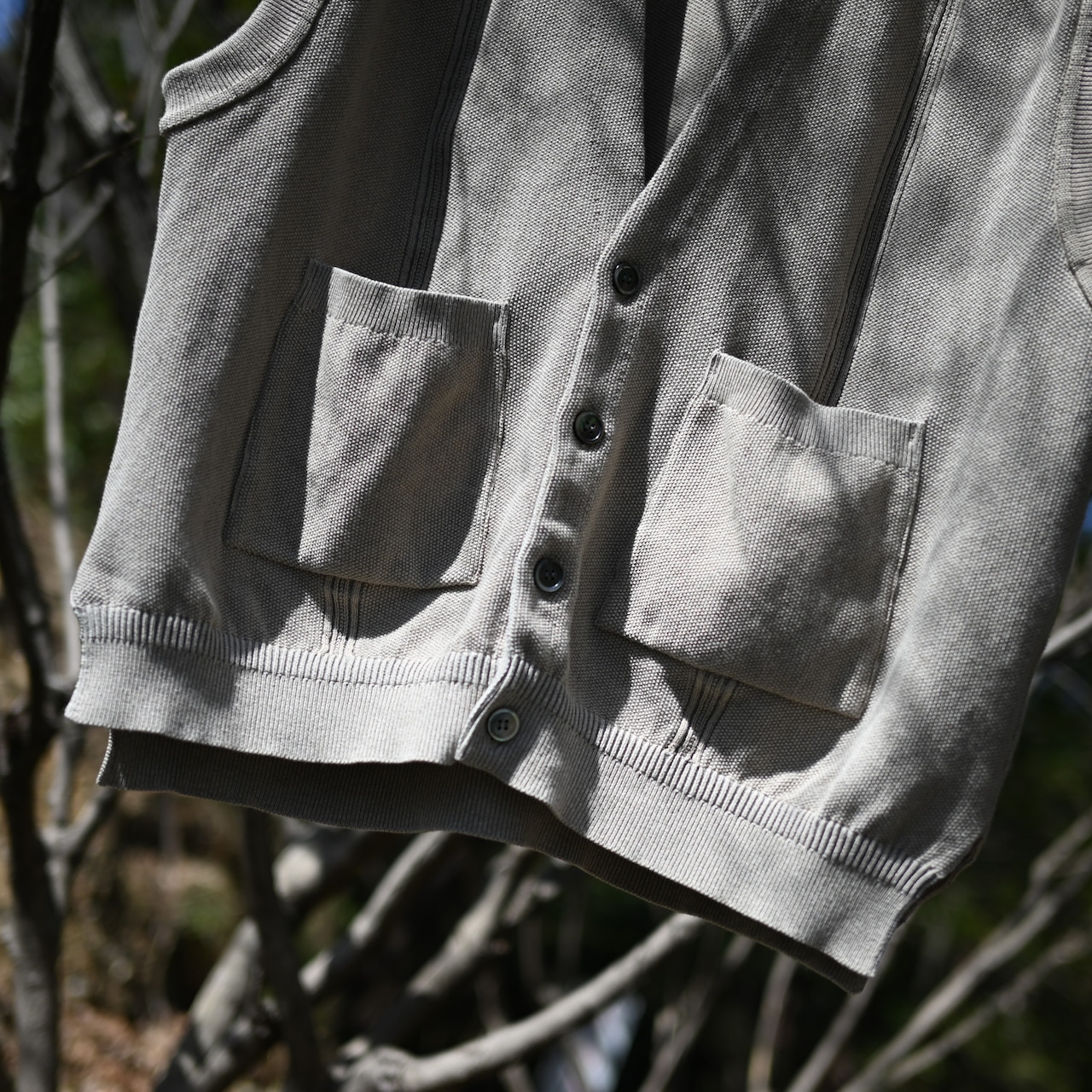 YASHIKI / GANKO別注 ×Shirotsume V-neck Vest(kibata)