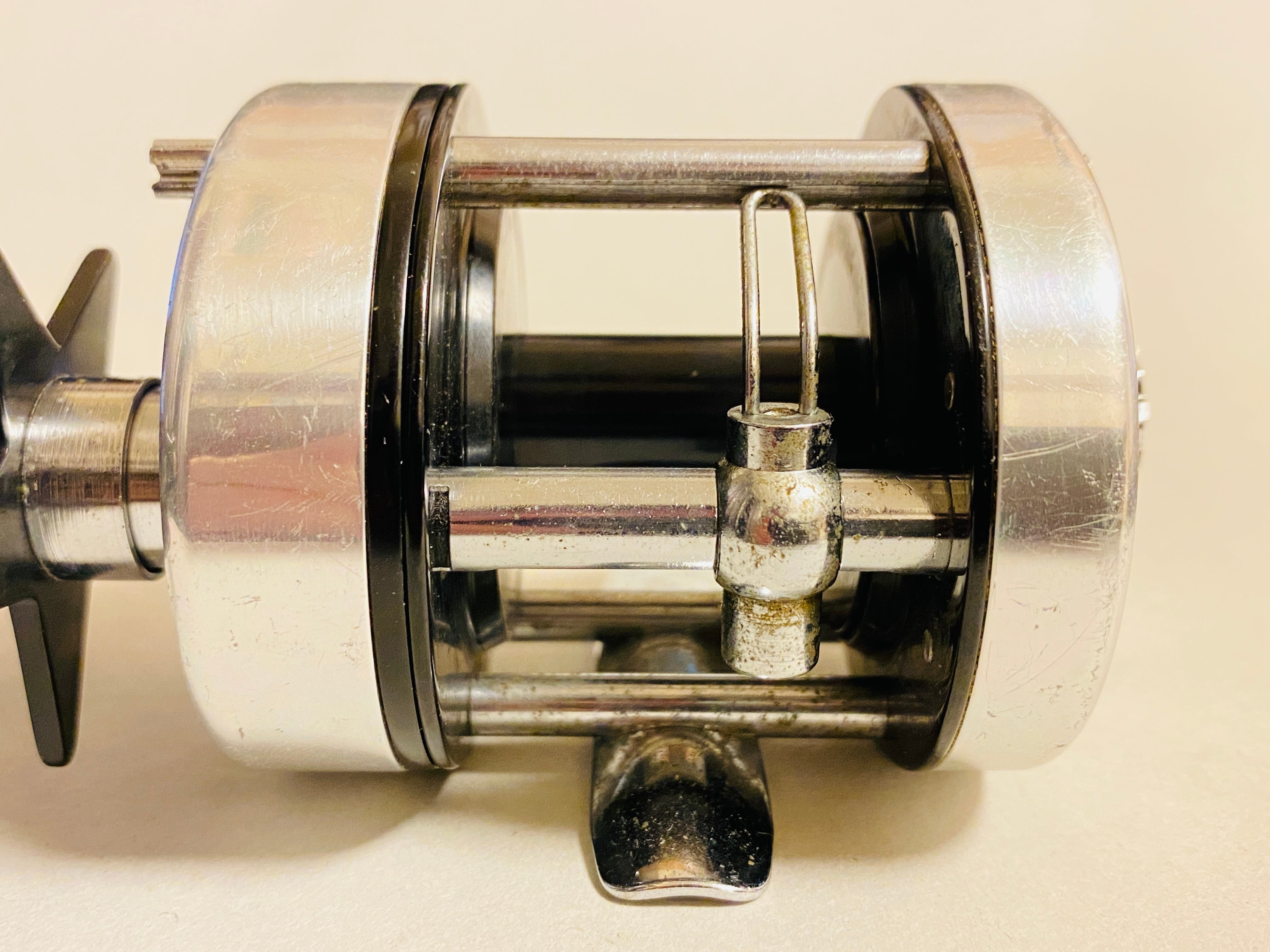 Pflueger 2800 MODEL DF [8838] | Tackleshop GTA