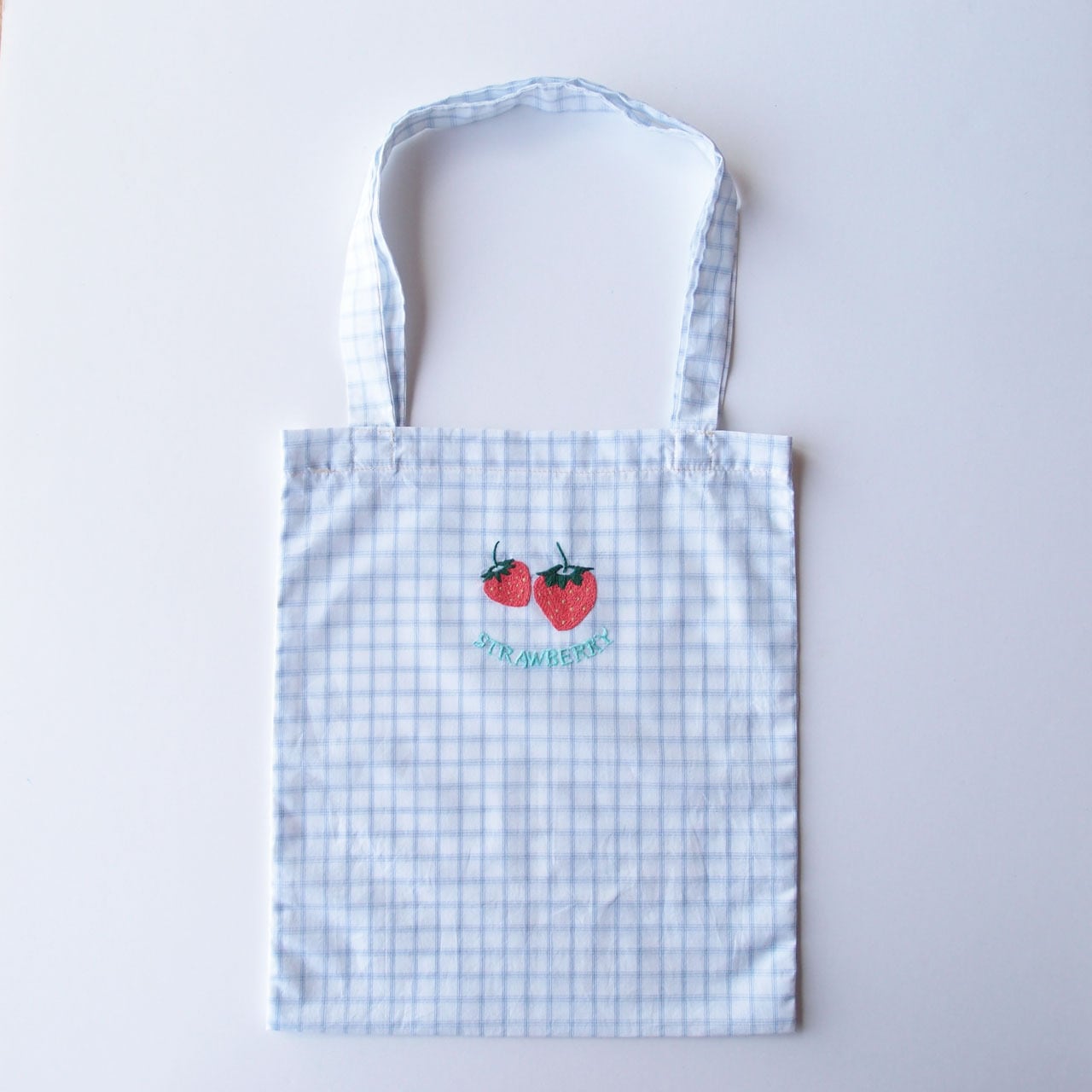 〇FRUIT CIRCLE〇 いちごのトート ｜Sunny Thread刺繍キット | Chez