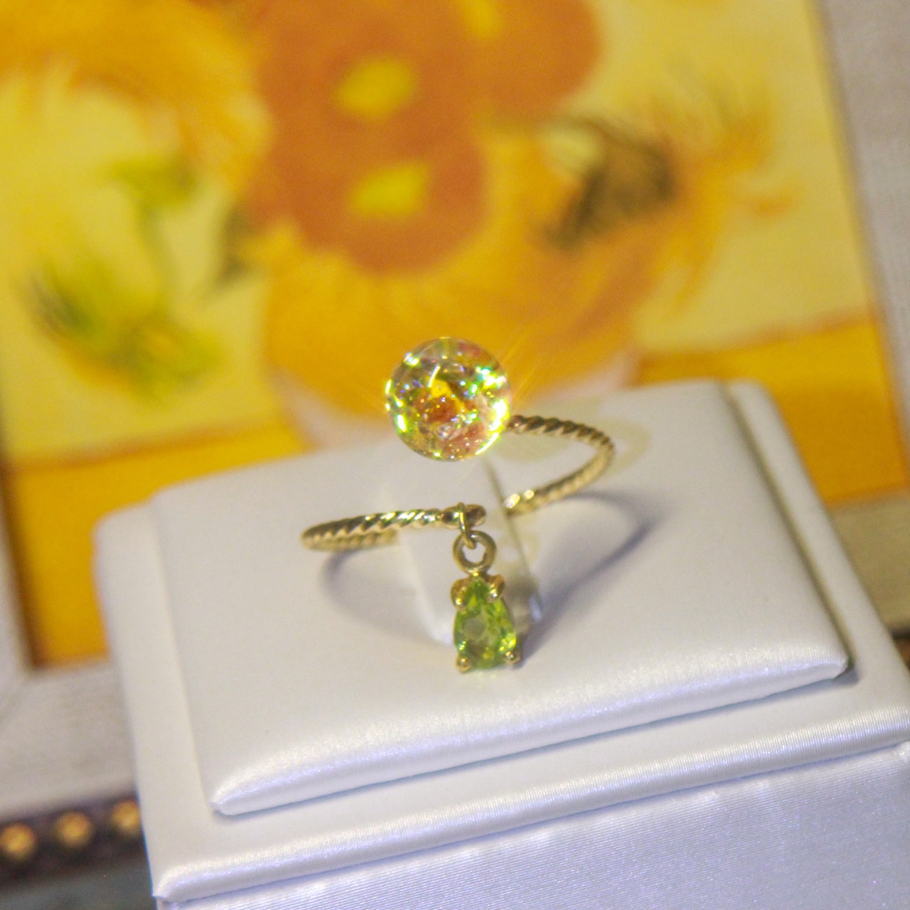 ペリドット揺れる Lumière ring - mètèore ゴッホ『ひまわり』を纏うリング 【受注制作】サージカルステンレス