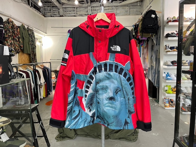 Supreme × THE NORTH FACE STATUE OF LIBERTY MOUNTAIN JACKET RED XL 56024