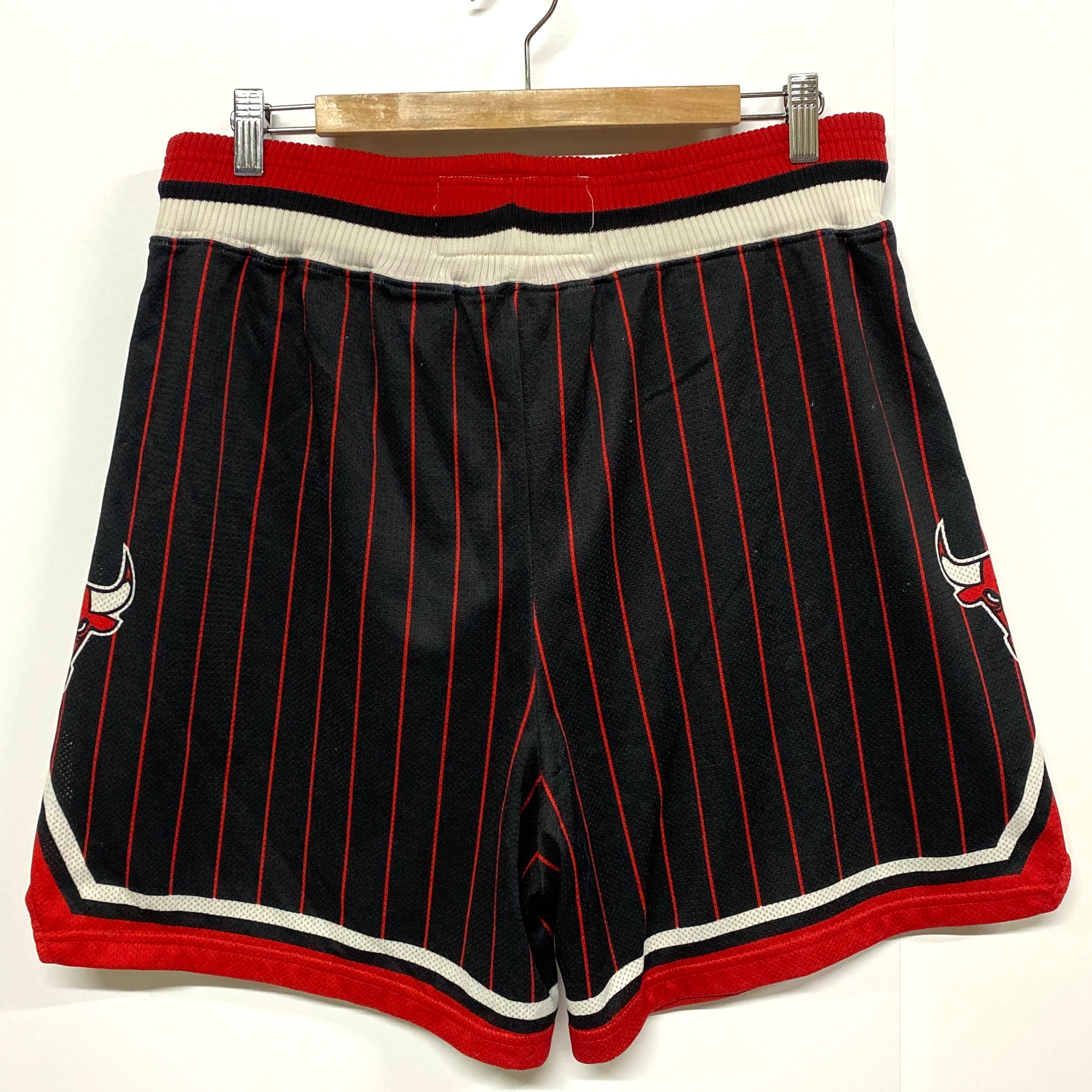 90年代 USA製 チャンピオン Champion NBA CHICAGO BULLS シカゴブルズ ゲームパンツ  バスケットボールショーツ【ショートパンツ】 | cave 古着屋【公式】古着通販サイト