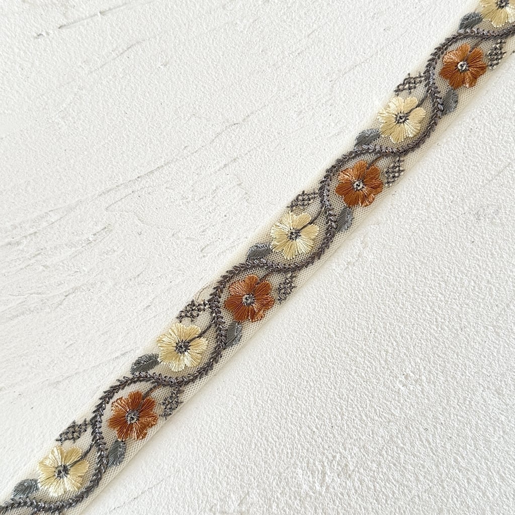 1ロール キャンディフィズ [イエロー] インド刺繍リボン 3261-1R