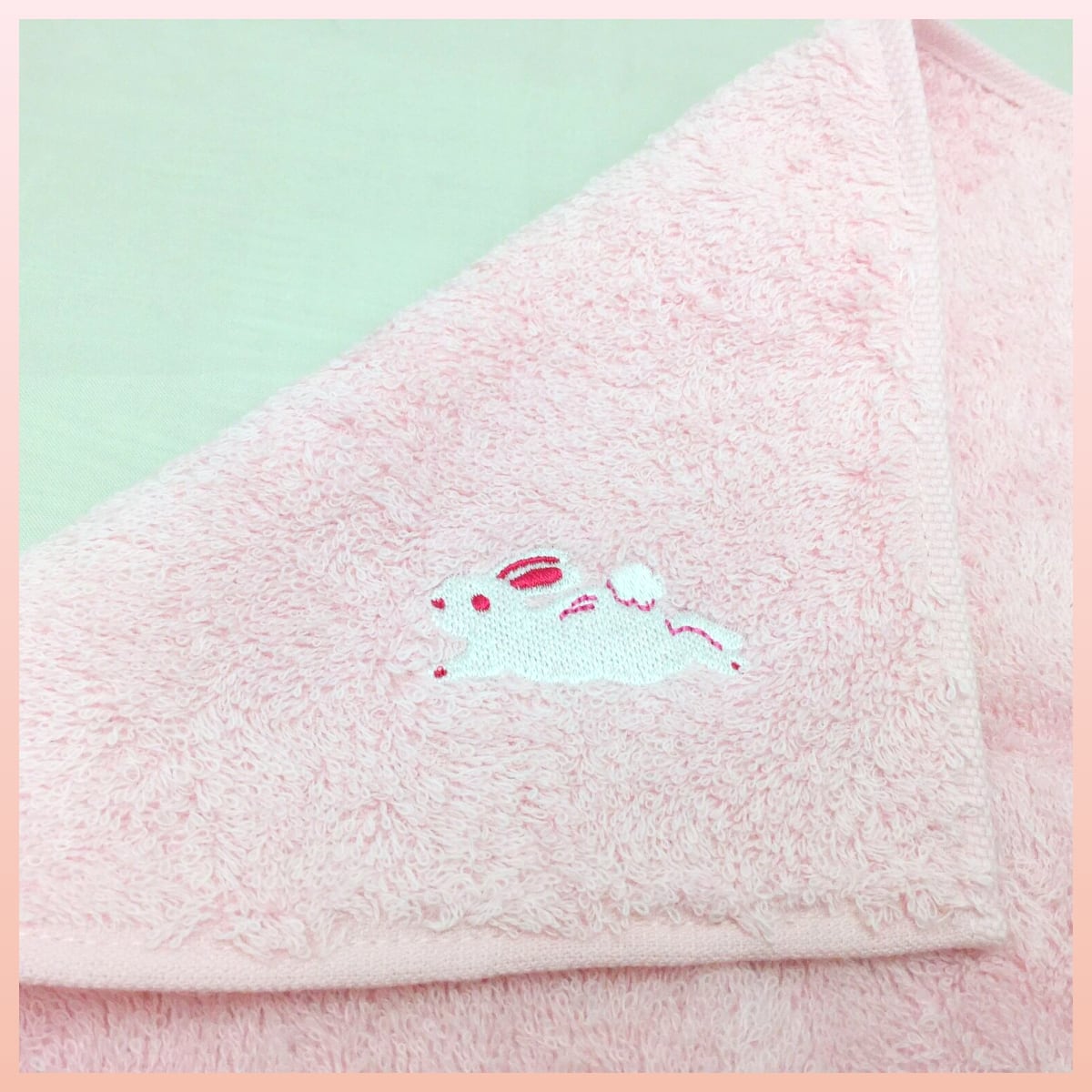 くるみん 刺繍タオルハンカチ うさぎ | うさぎセレクトショップ森音