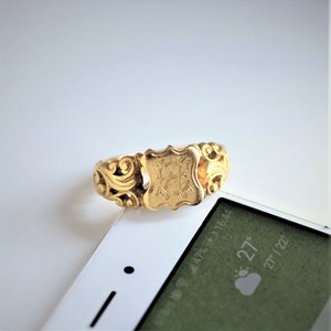 Gold Initial monogram ring 　ゴールド　イニシャル　モノグラム　リング