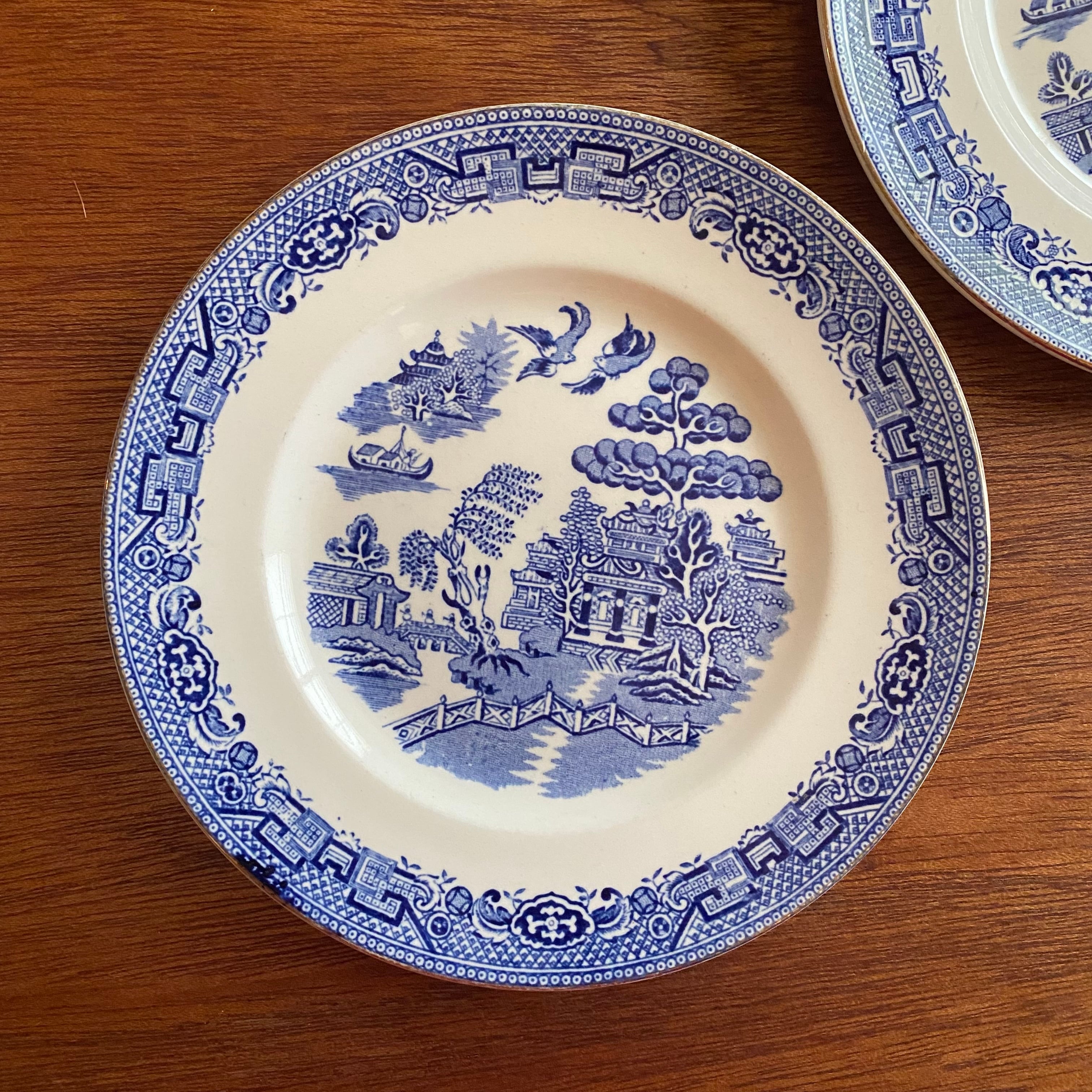 ブルーウィローの平たいケーキ皿 | Say it with Lucy's