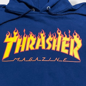 【THRASHER】フレイムロゴ プリント パーカー プルオーバー スウェット フーディー hoodie M ネイビー スラッシャースケートボード スケーター ボード us古着