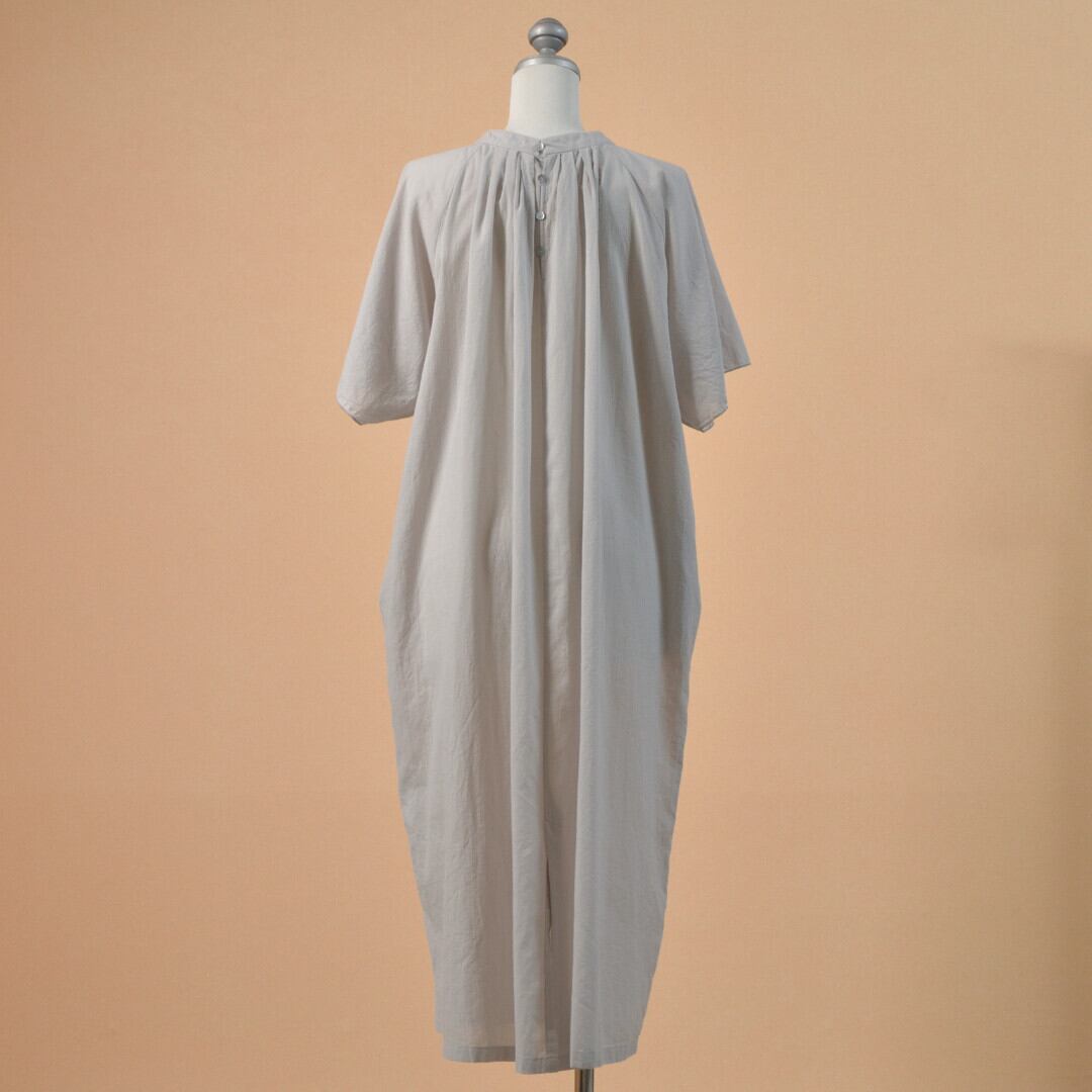 evam eva エヴァムエヴァ コットンローン・ワンピース cotton lawn one-piece ・グレージュ 薄く透け感のあるコットンの生地をたっぷりと使用しましたワンピースです【送料無料】