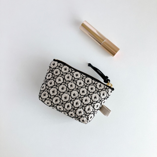 刺し子のポーチ10㎝(ベージュ)黒