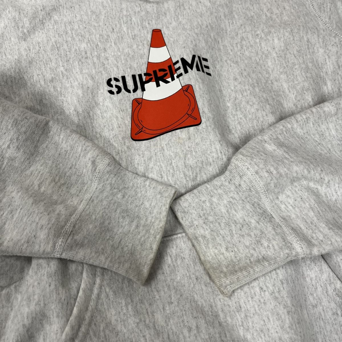 Supreme Cone Hooded Sweatshirt ノベルティ付