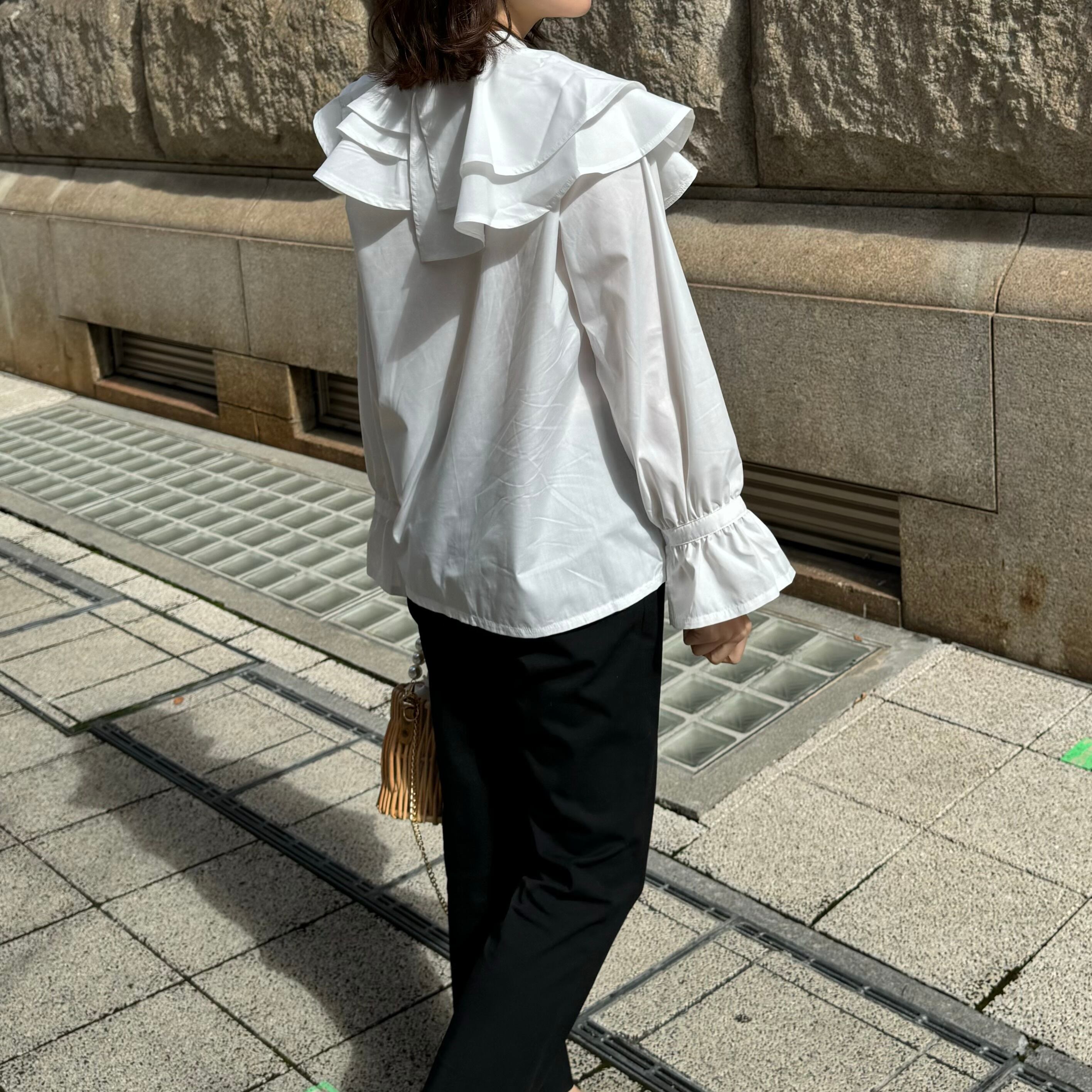 フリルディティールブラウス[30017] | conforobe(コンフォローブ)