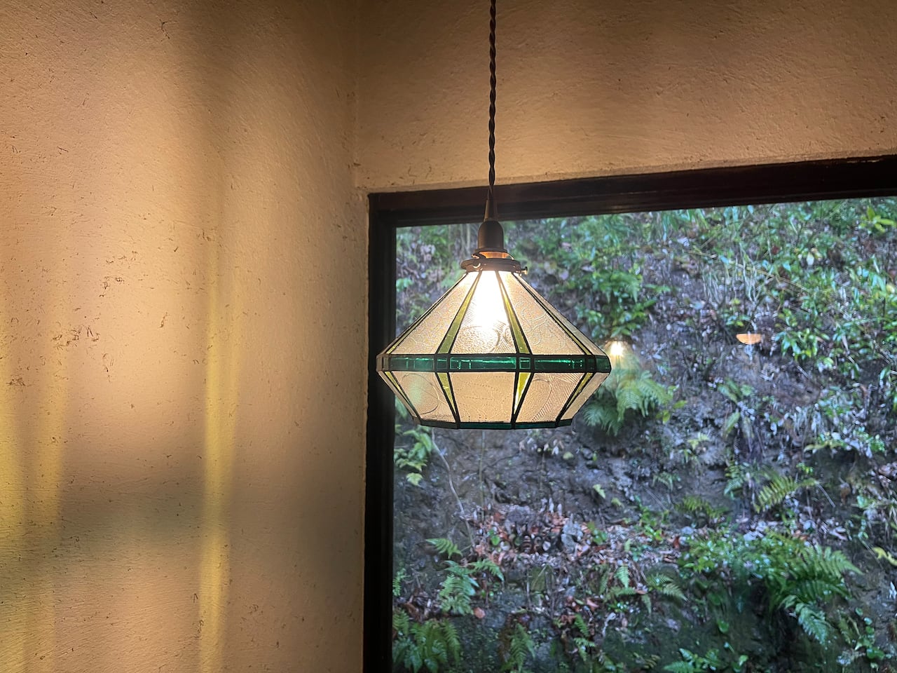 浪漫硝子‐さざ波（直径22cm）（ステンドグラスの吊りランプ）（ペンダントライト）01010047