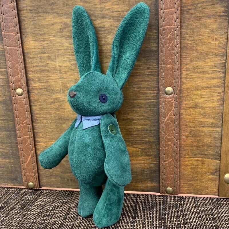 ピッグスウェードのベルラビ★マイスターの手作り「ベルズラビット」グリーン　写真の1点販売です